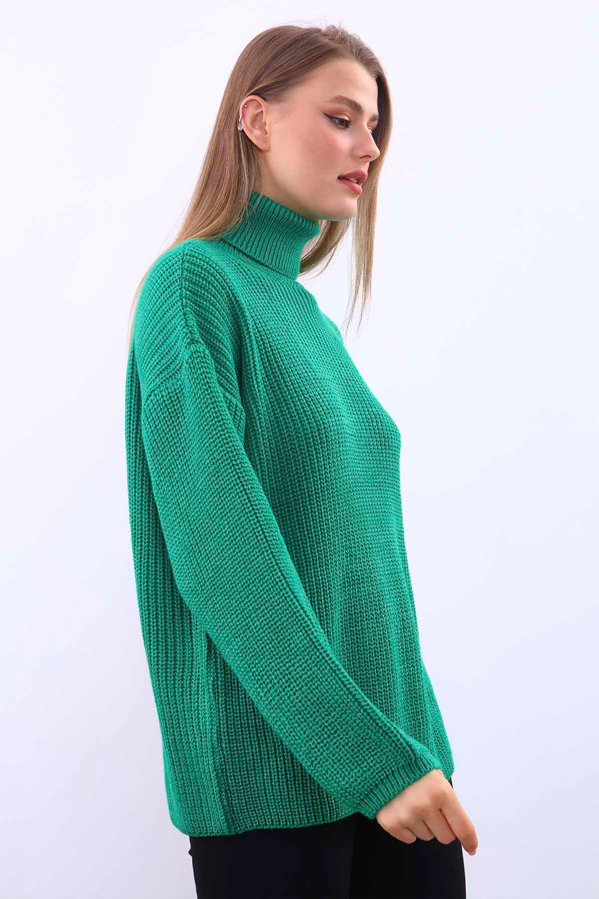 TURTLENECK KNITTED SWEATER