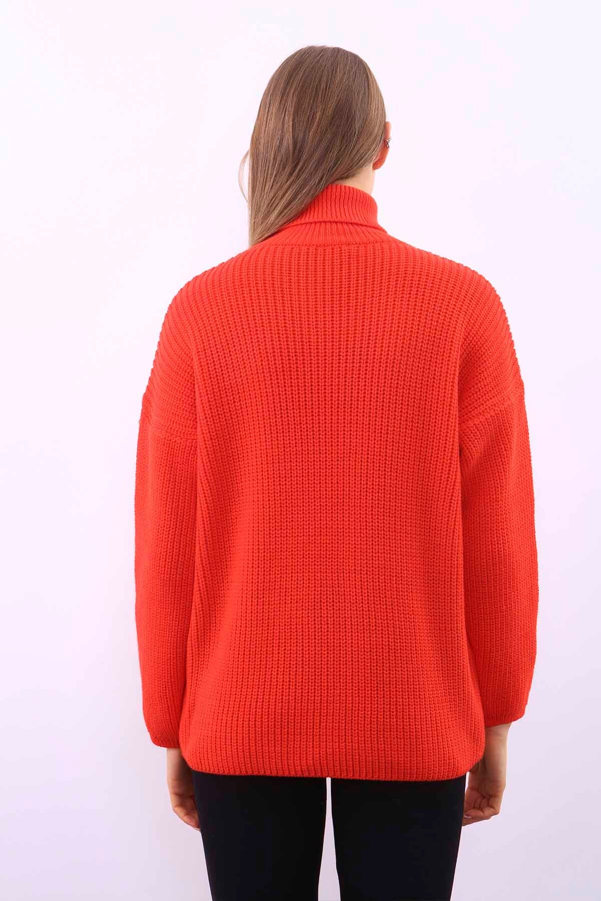 TURTLENECK KNITTED SWEATER