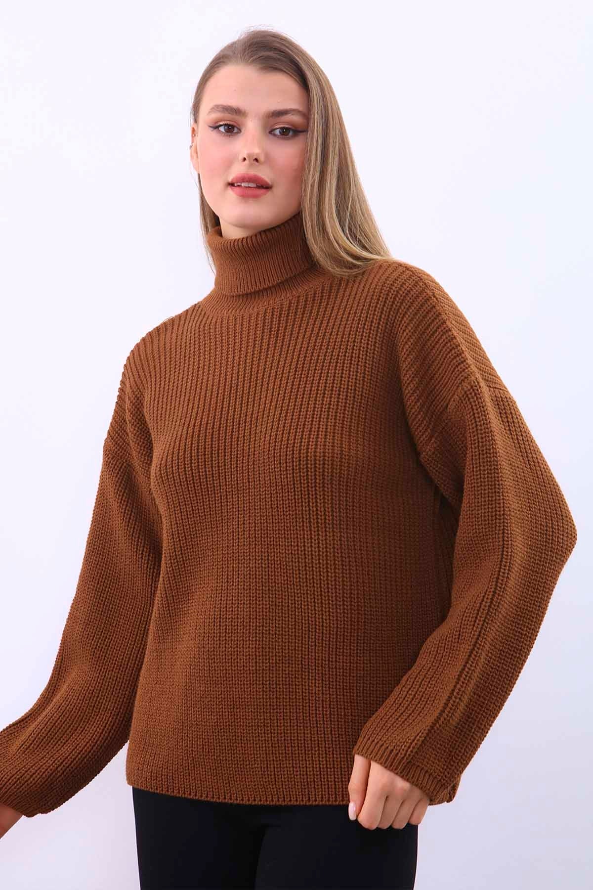 TURTLENECK KNITTED SWEATER