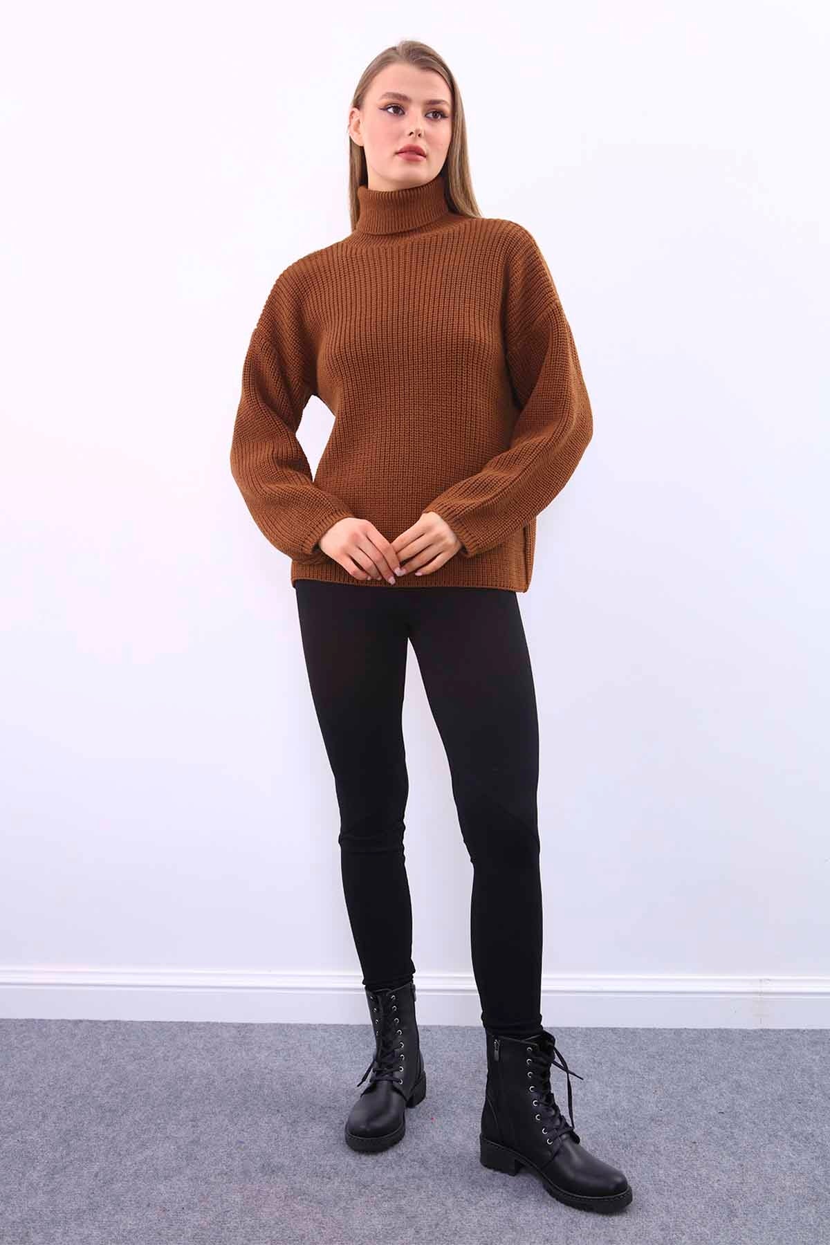 TURTLENECK KNITTED SWEATER