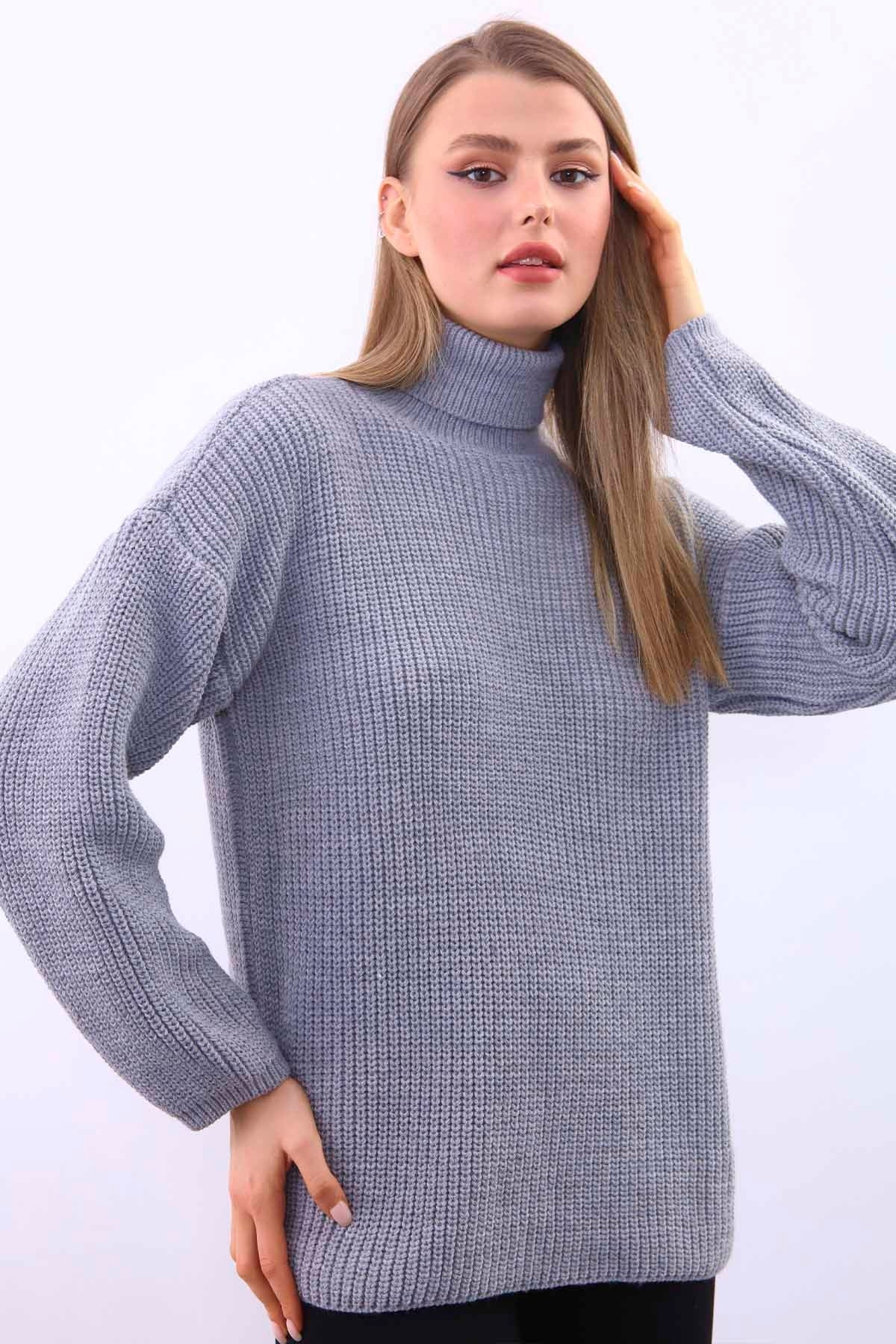 TURTLENECK KNITTED SWEATER