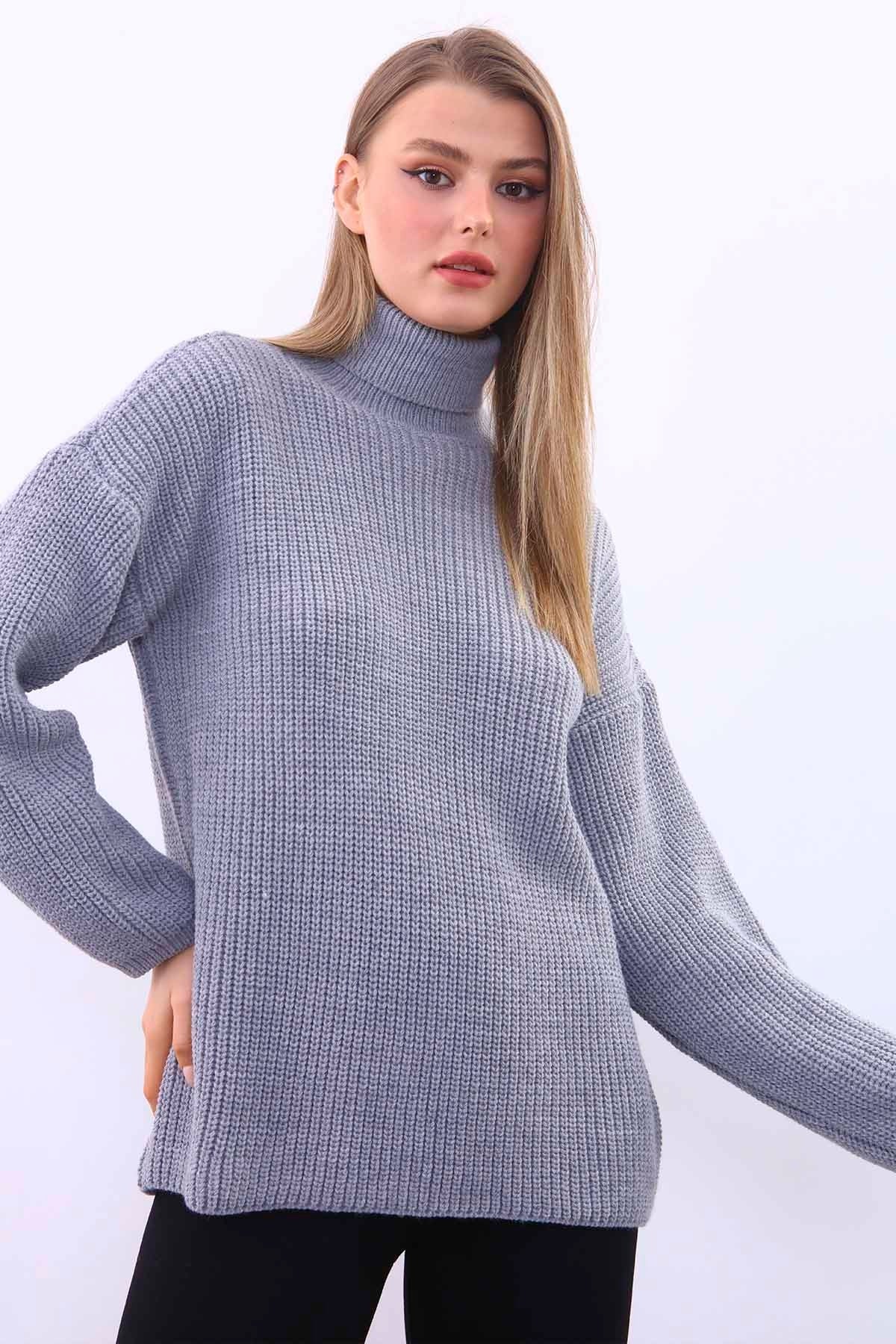 TURTLENECK KNITTED SWEATER