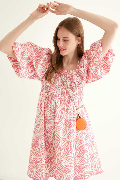 LOOSE SLEEVE BODY COILED DRESS