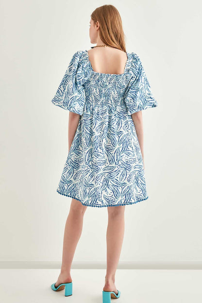 LOOSE SLEEVE BODY COILED DRESS