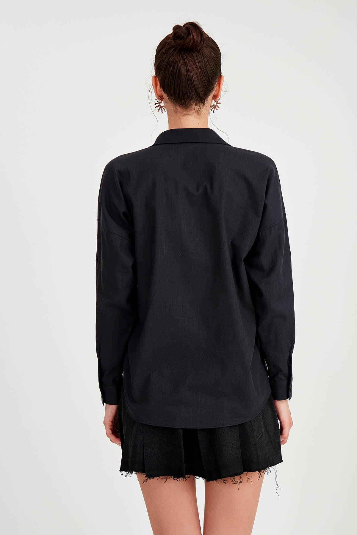 BASIC COMFY FRONT POCKET SHIRT