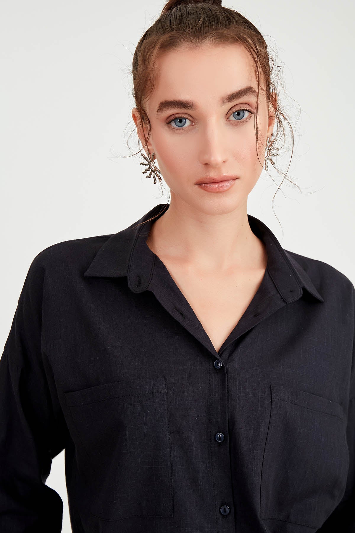 BASIC COMFY FRONT POCKET SHIRT