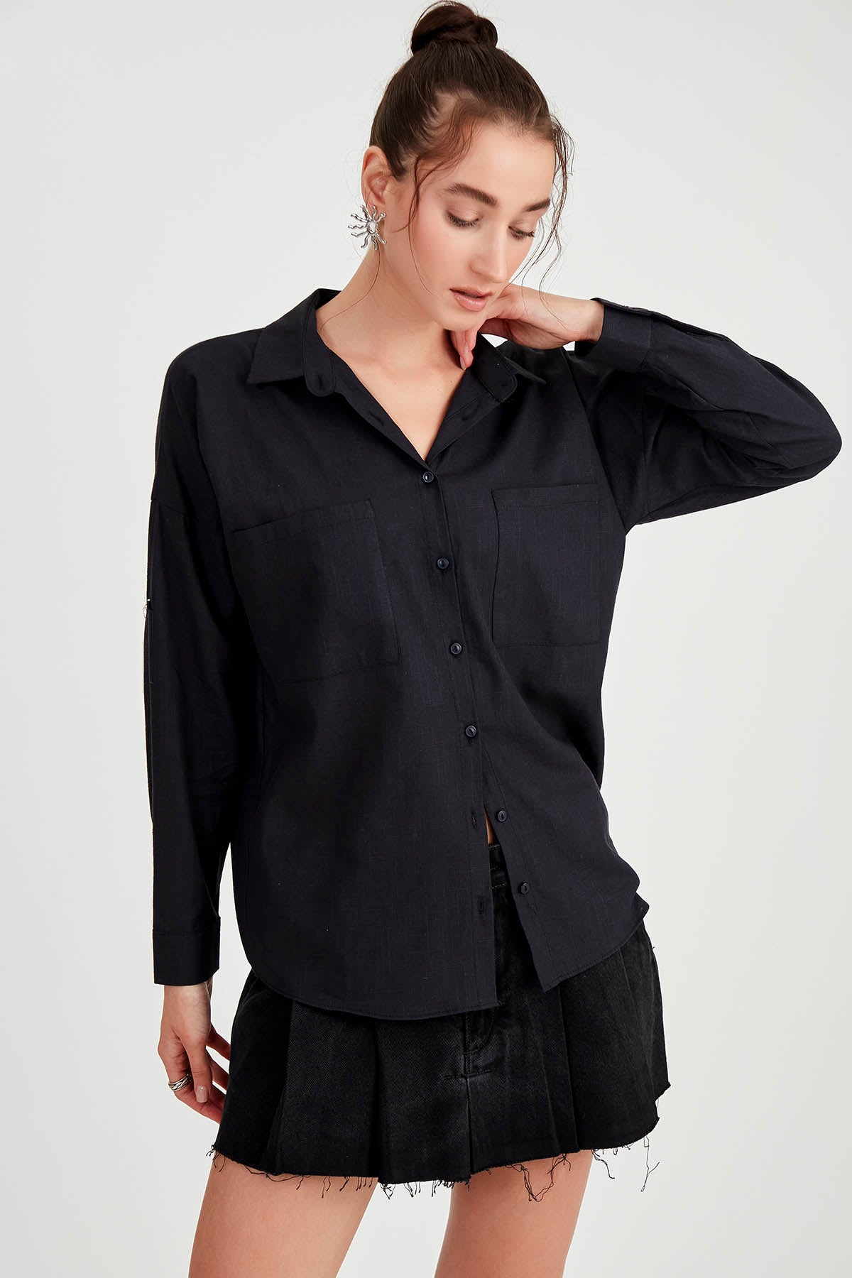 BASIC COMFY FRONT POCKET SHIRT