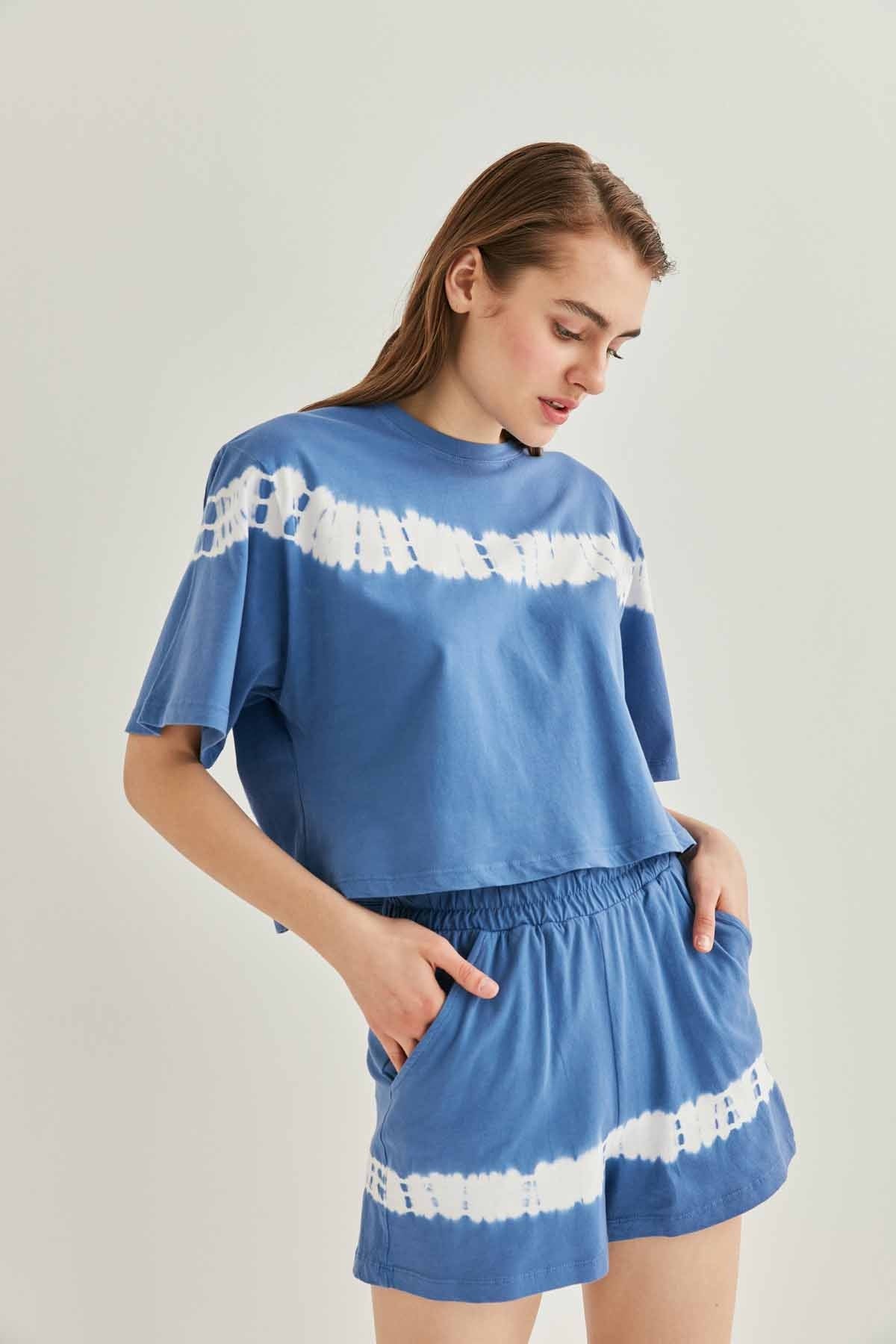 BATIK PAINT CROP T-SHIRT