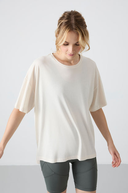 Ecru Modal Soft Touch Oversize Fit Basic Women's T-Shirt - 97285