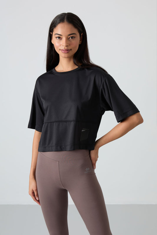Black Polyester Breathable Textured Thin Flexible Oversize Fit Performance Women's T-Shirt - 97284