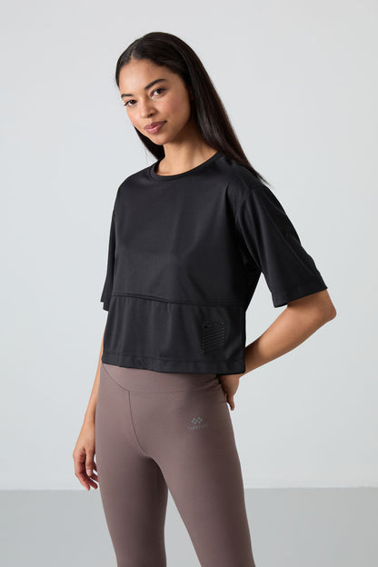 Black Polyester Breathable Textured Thin Flexible Oversize Fit Performance Women's T-Shirt - 97284