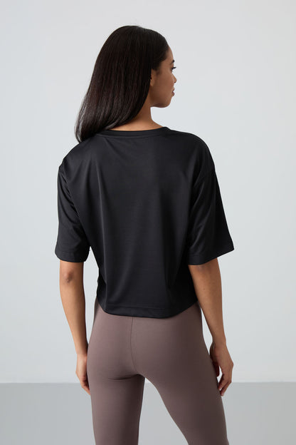 Black Polyester Breathable Textured Thin Flexible Oversize Fit Performance Women's T-Shirt - 97284