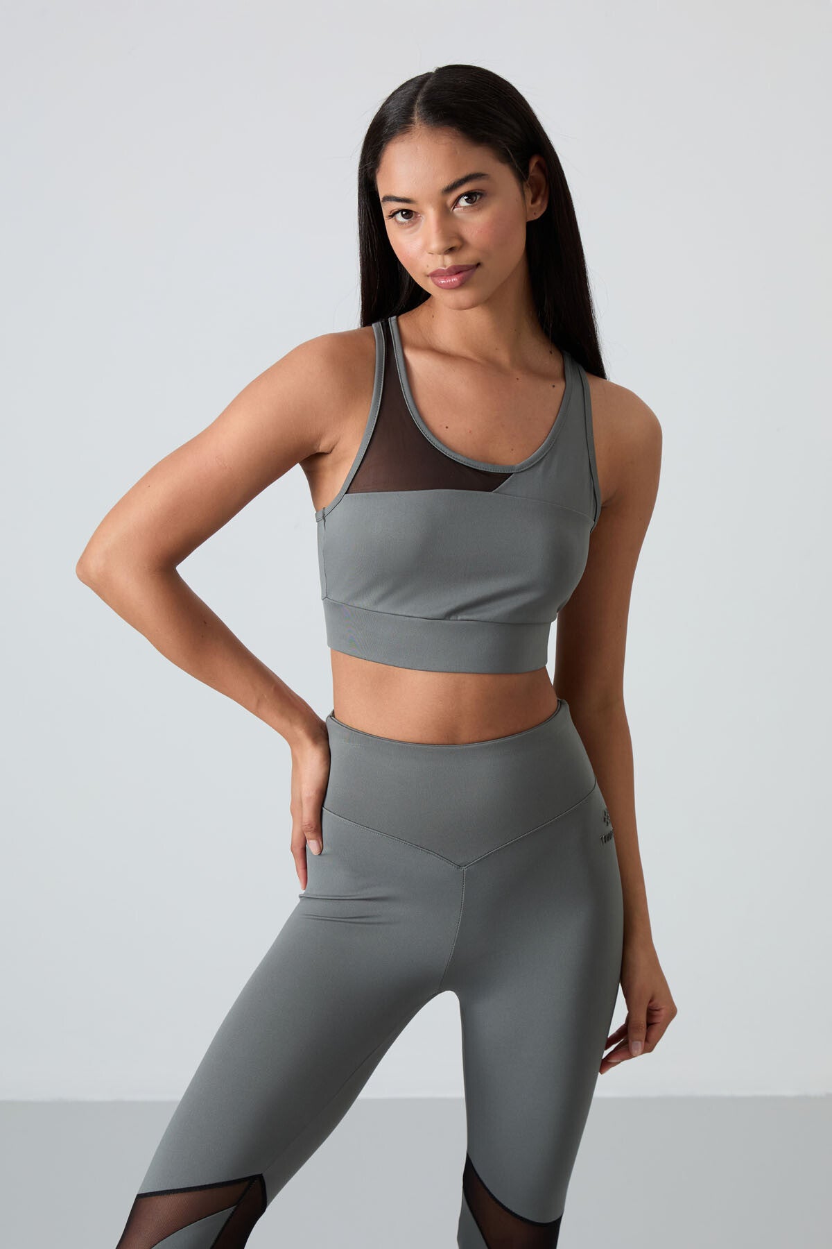 Performance Women's Tights Set - 95331  
Stretchable Polyester Standard Fit