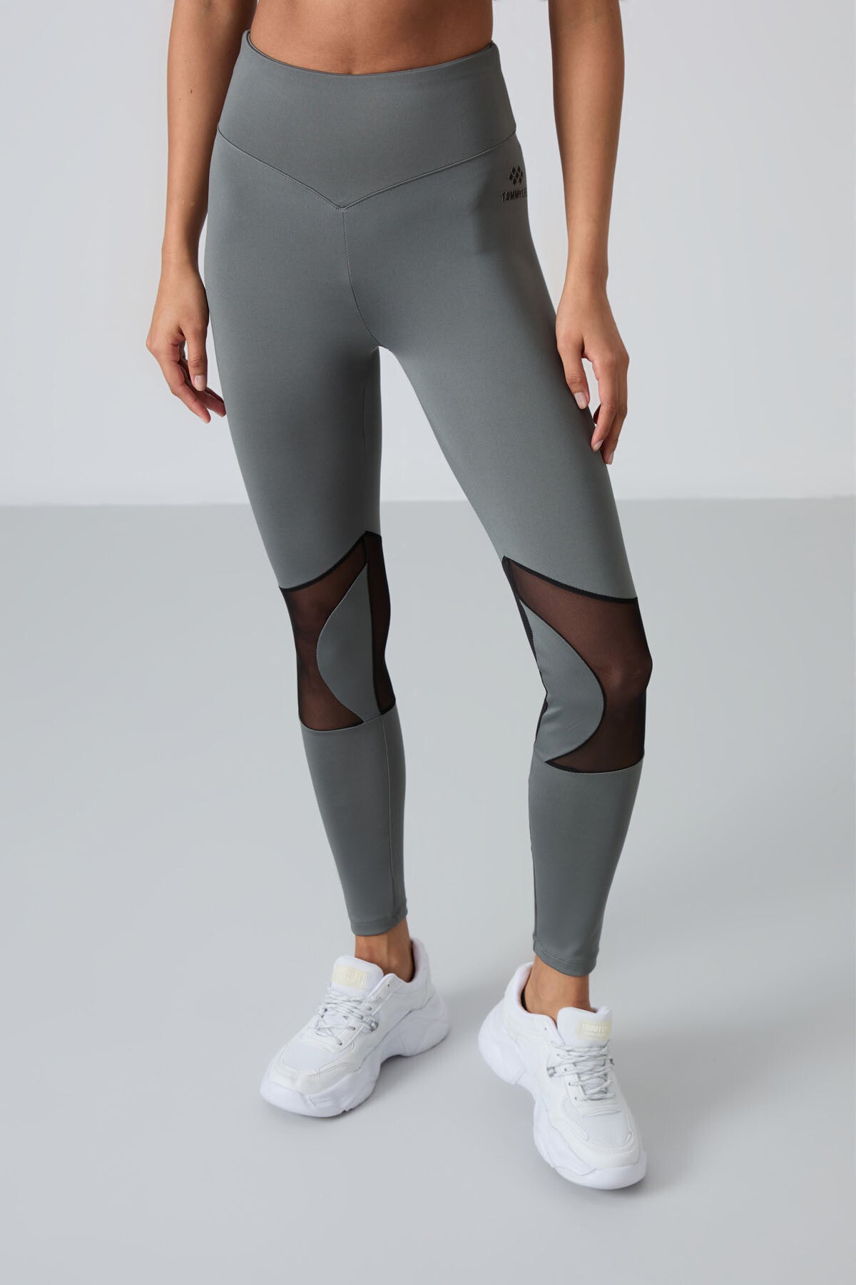 Performance Women's Tights Set - 95331  
Stretchable Polyester Standard Fit