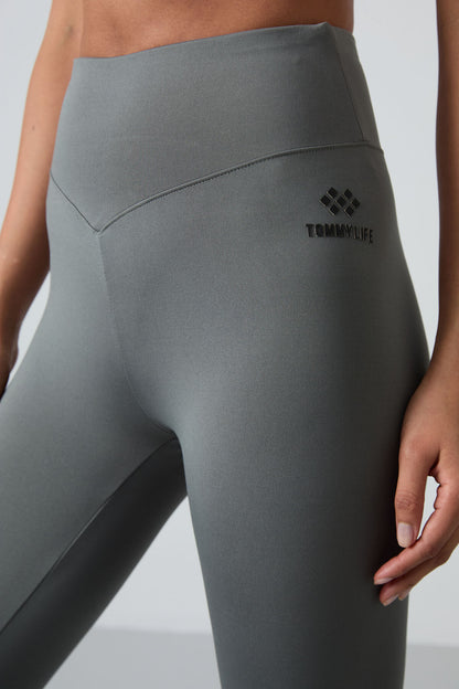 Performance Women's Tights Set - 95331  
Stretchable Polyester Standard Fit