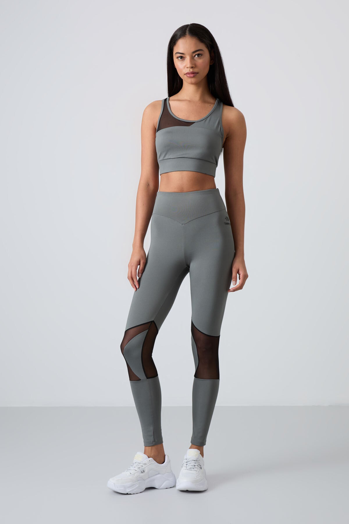 Performance Women's Tights Set - 95331  
Stretchable Polyester Standard Fit