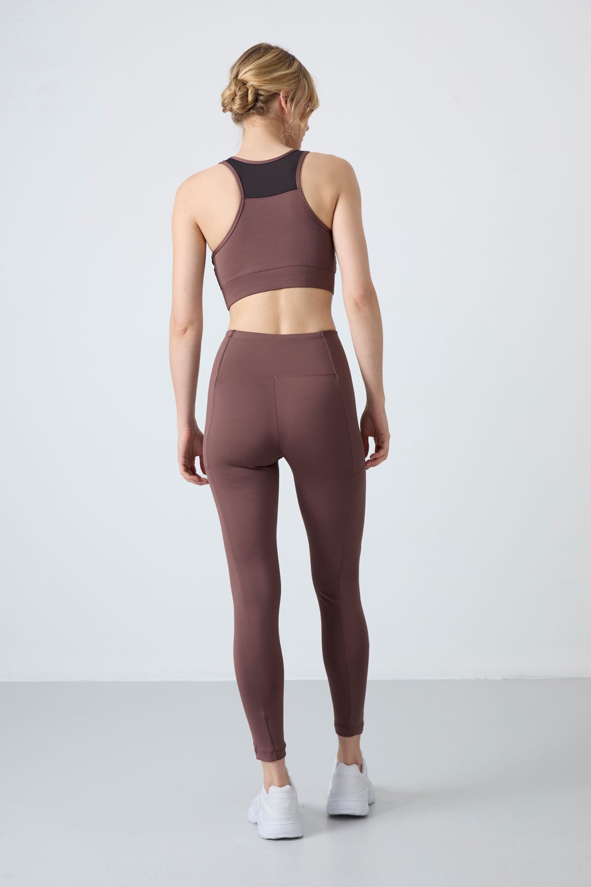 Coffee Brown Polyester Flexible Standard Fit Performance Women's Tights Set - 95332
