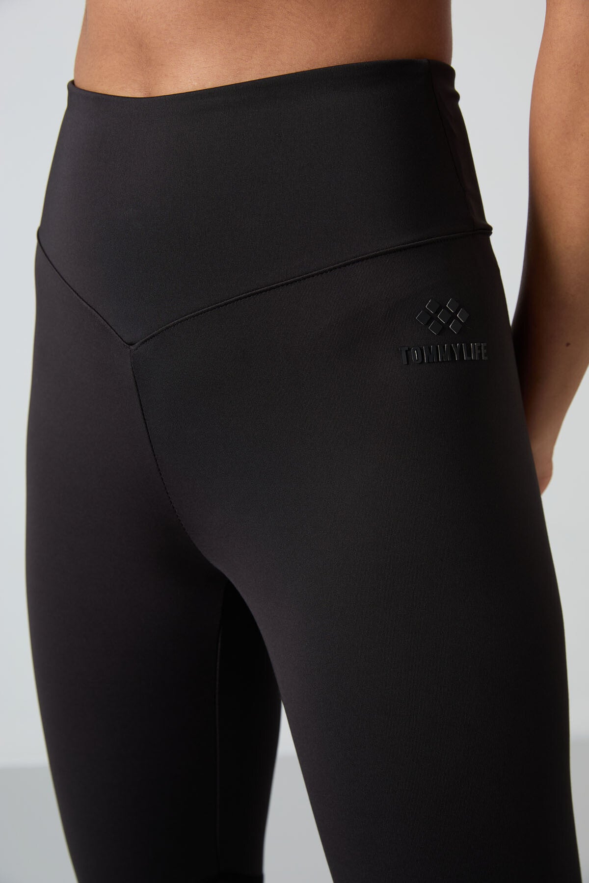 Black Polyester Flexible Standard Fit Performance Women's Tights Set - 95331