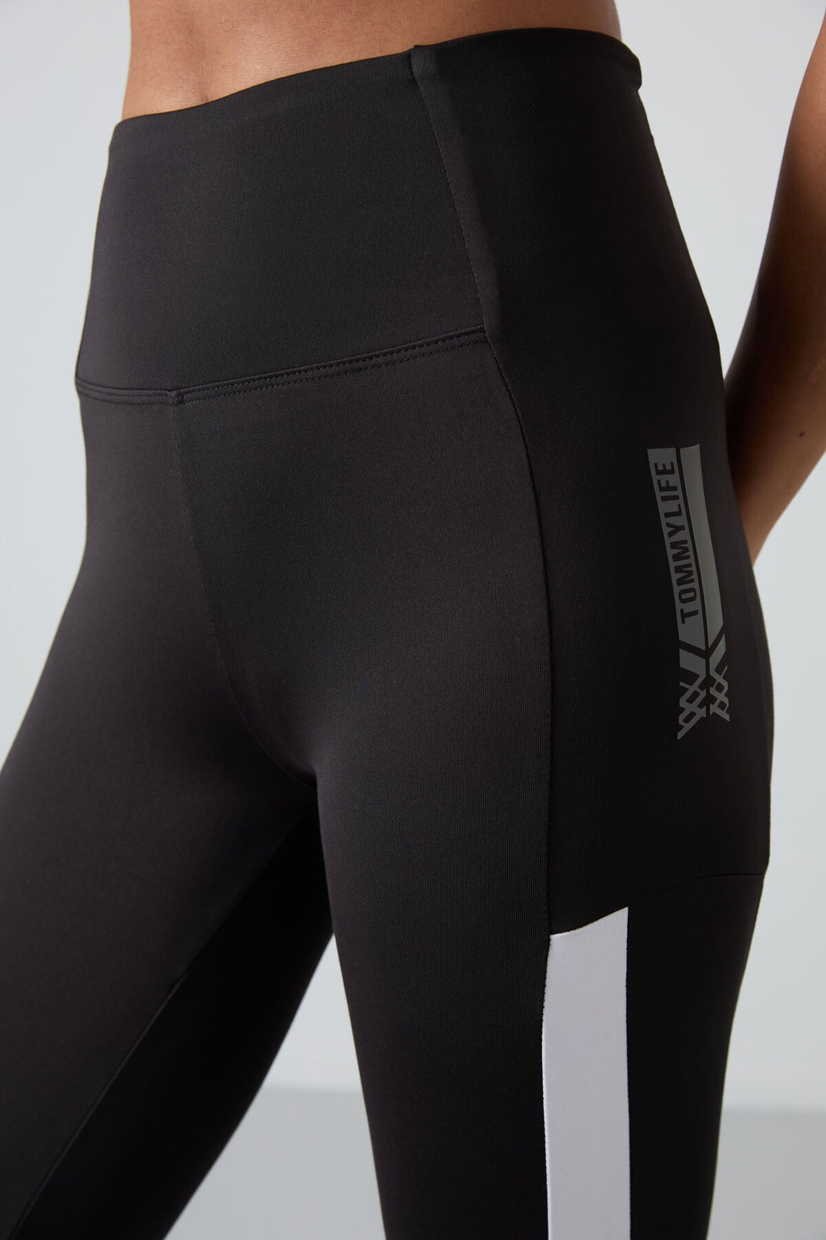 Black Polyester Flexible Standard Fit Performance Women's Tights Set - 95332