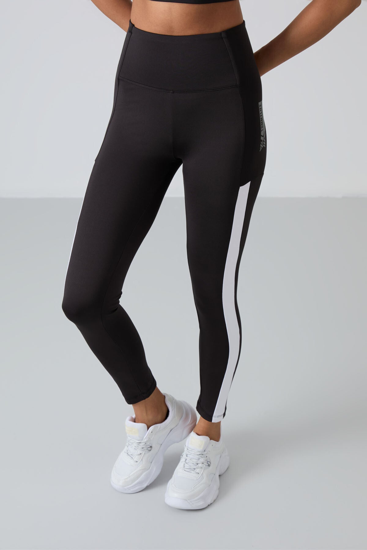 Black Polyester Flexible Standard Fit Performance Women's Tights Set - 95332
