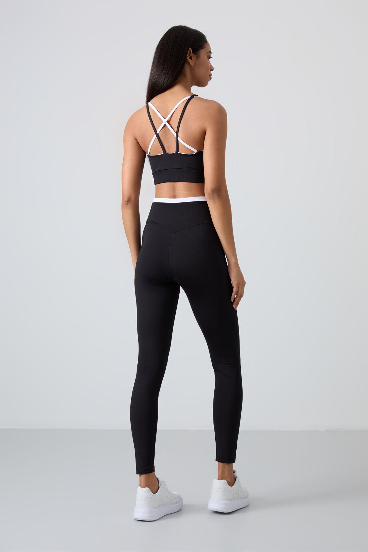 Black Polyester Flexible Standard Fit Performance Women's Tights Set - 95333