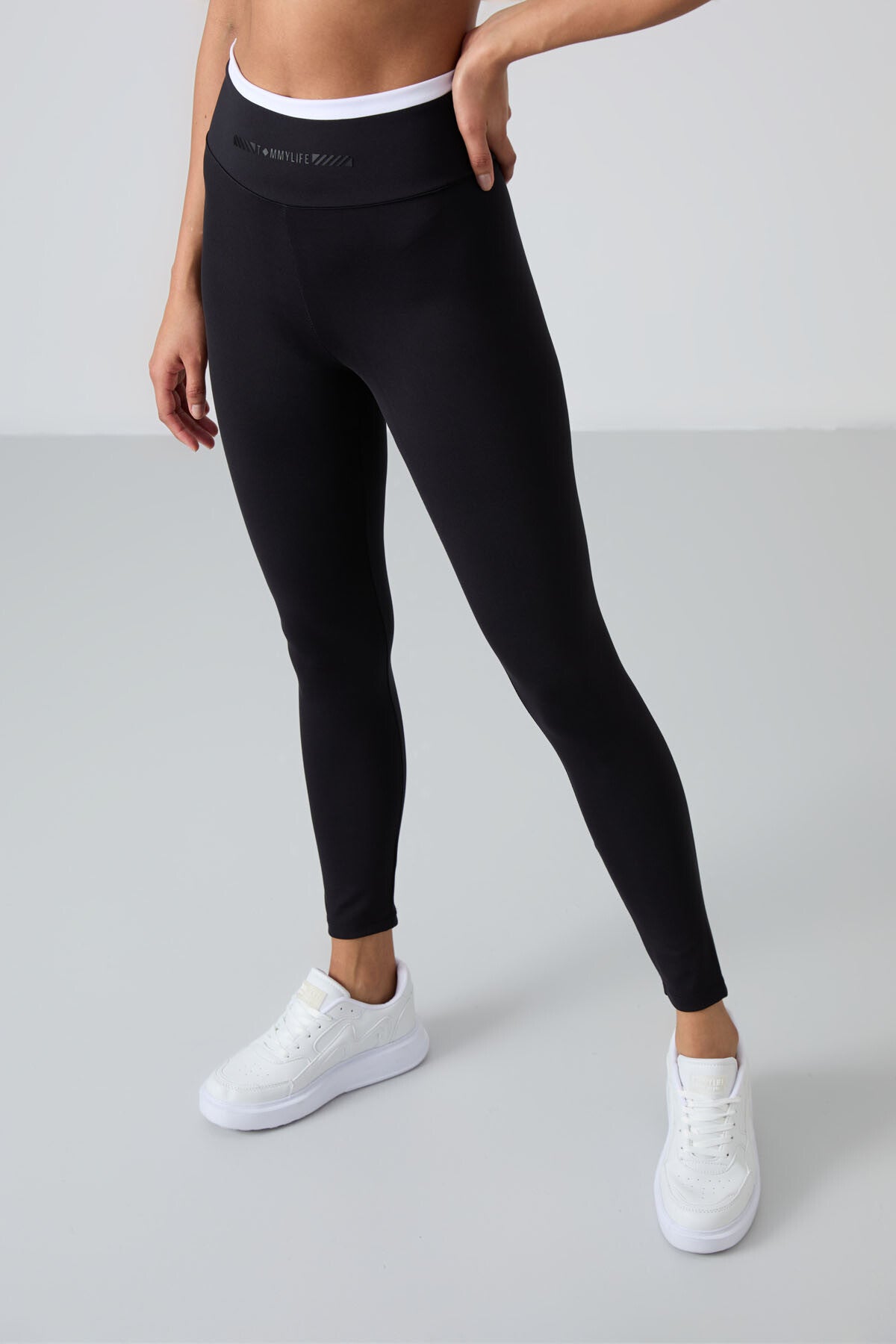 Black Polyester Flexible Standard Fit Performance Women's Tights Set - 95333
