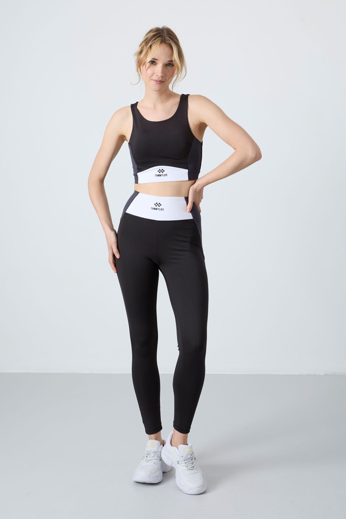 Black Polyester Flexible Standard Fit Performance Women's Tights Set - 95334