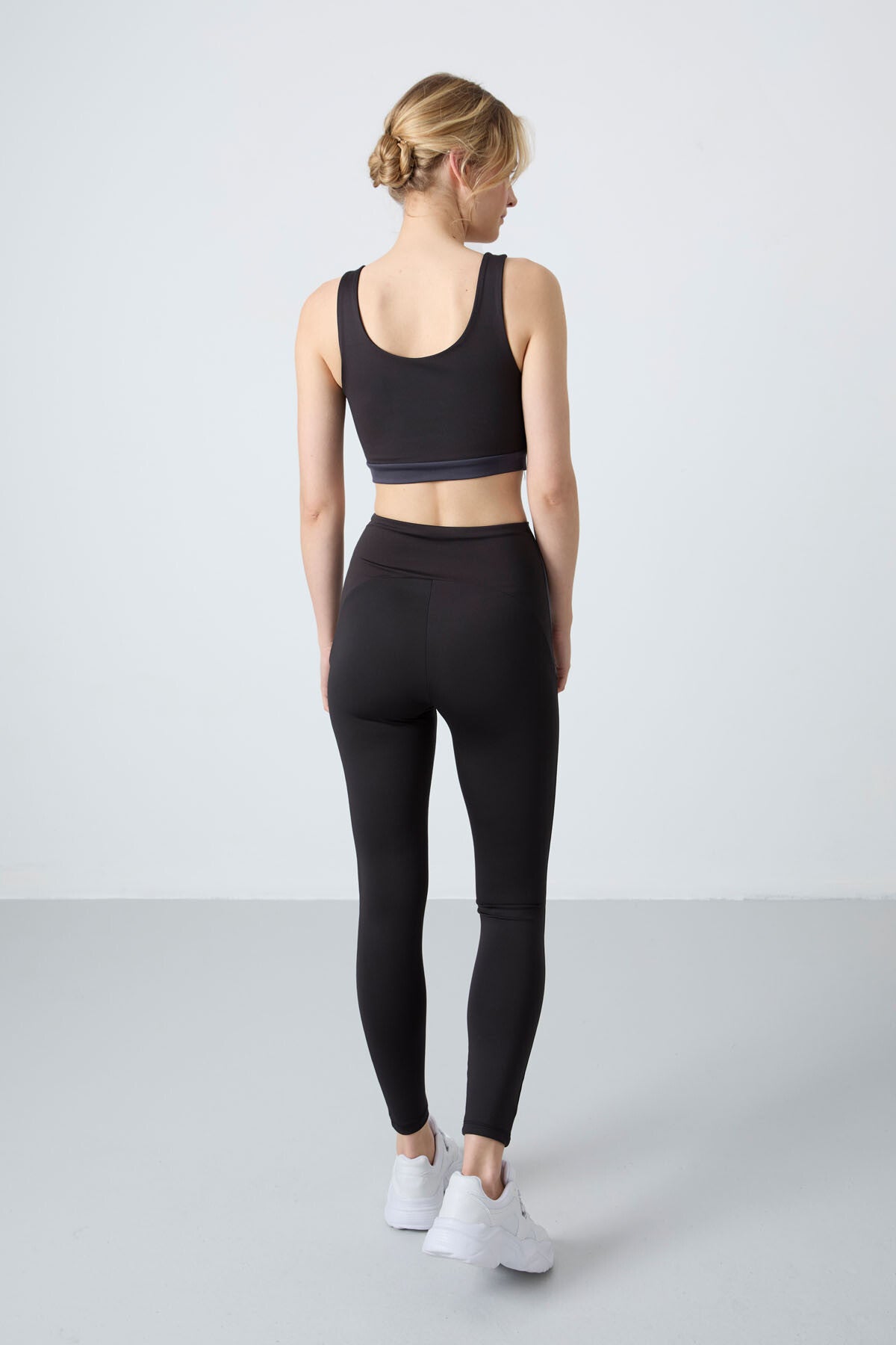 Black Polyester Flexible Standard Fit Performance Women's Tights Set - 95334