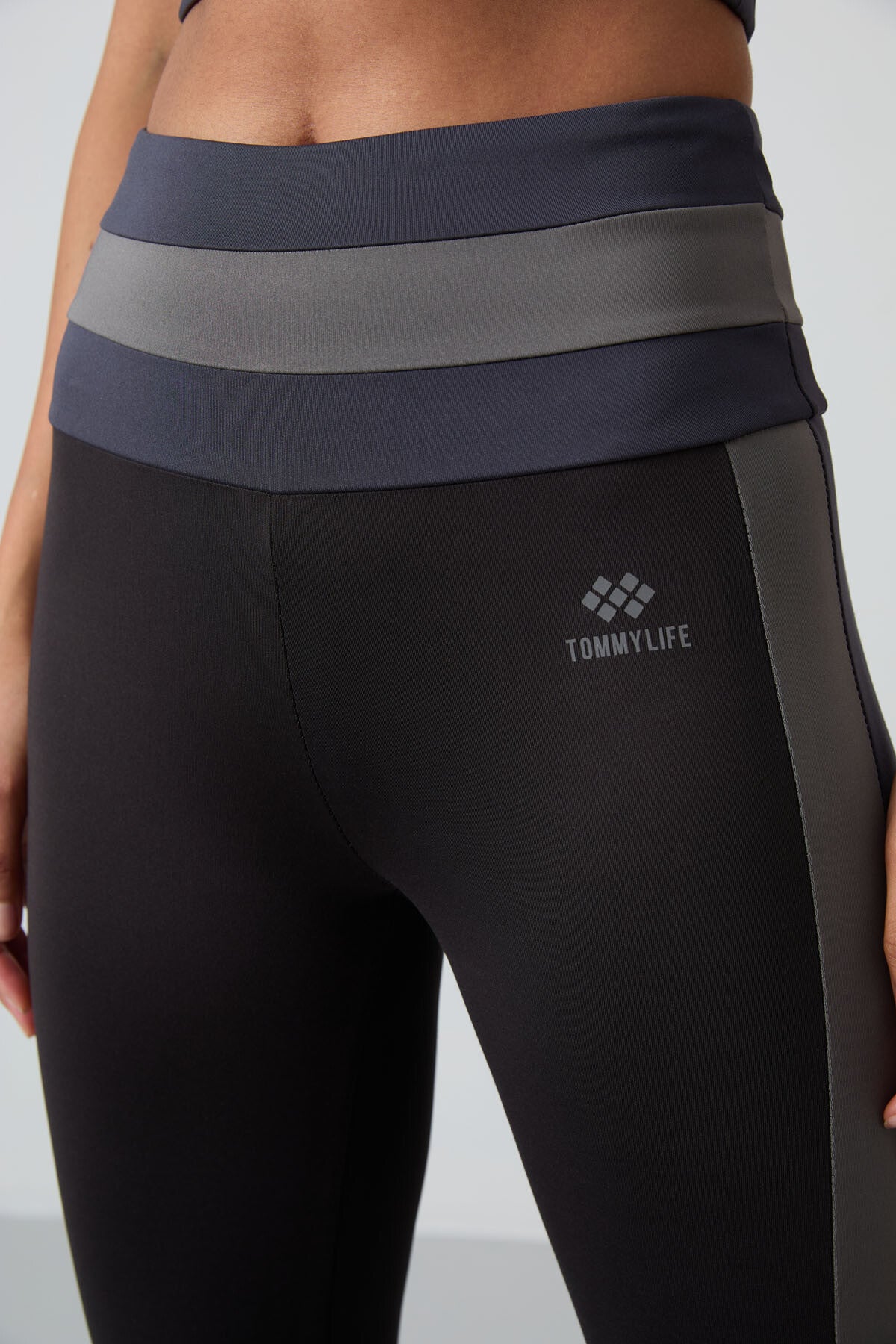 Black Polyester Flexible Standard Fit Performance Women's Tights Set - 95335