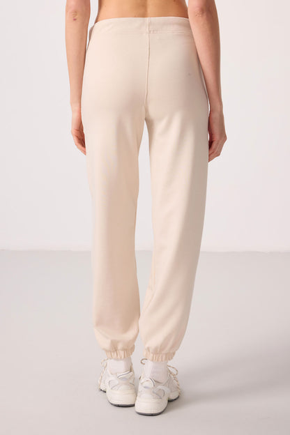 Soft Woven Pocket Detailed Comfortable Fit Women's Trousers - 94672