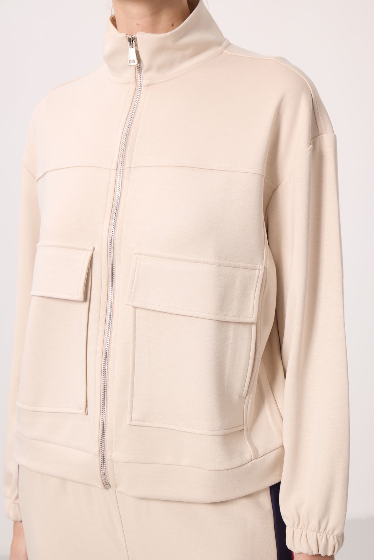 Soft Textured High Collar Oversize Cargo Pocket Women's Crop Top Sweatshirt - 97301