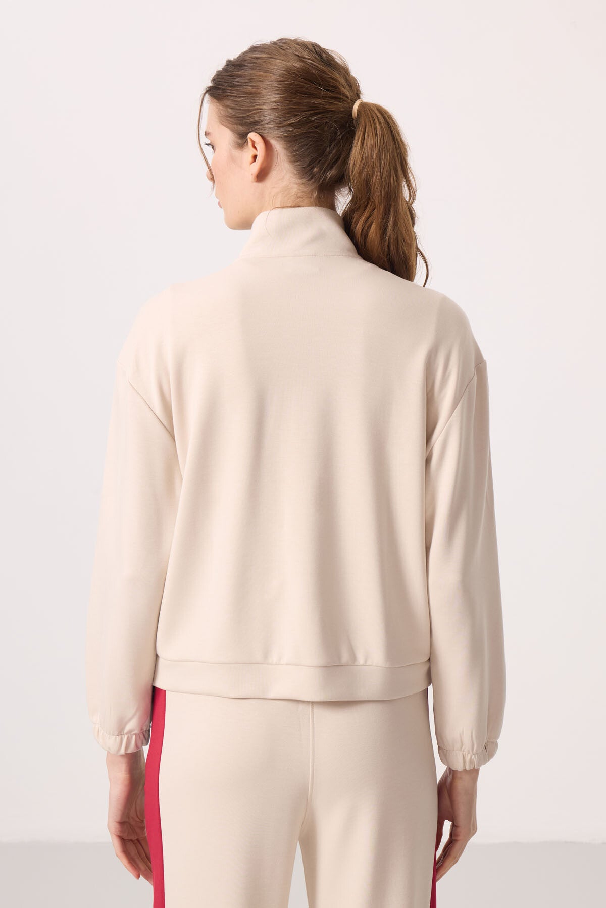 Soft Textured High Collar Oversize Cargo Pocket Women's Crop Top Sweatshirt - 97301
