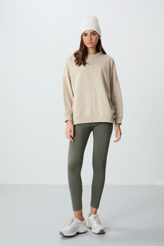 Compact Neck Cotton Thick Smooth Textured O Collar Oversize Fit Women's Sweatshirt - 97288