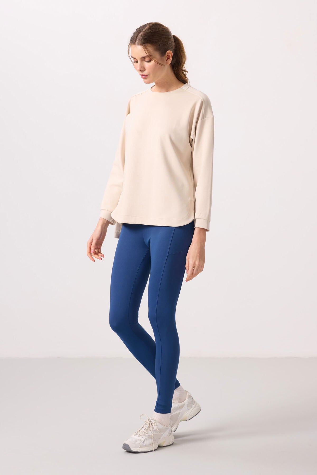 Soft Knit Textured O Collar Comfort Fit Women's Tunic Sweatshirt - 97305