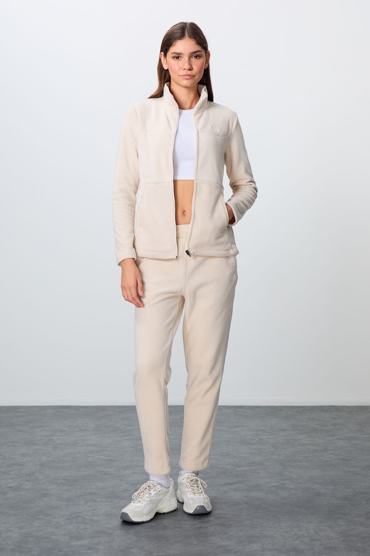 Thick Soft Textured High Collar Oversize Embroidered Fleece Women's Tracksuit Set -95339