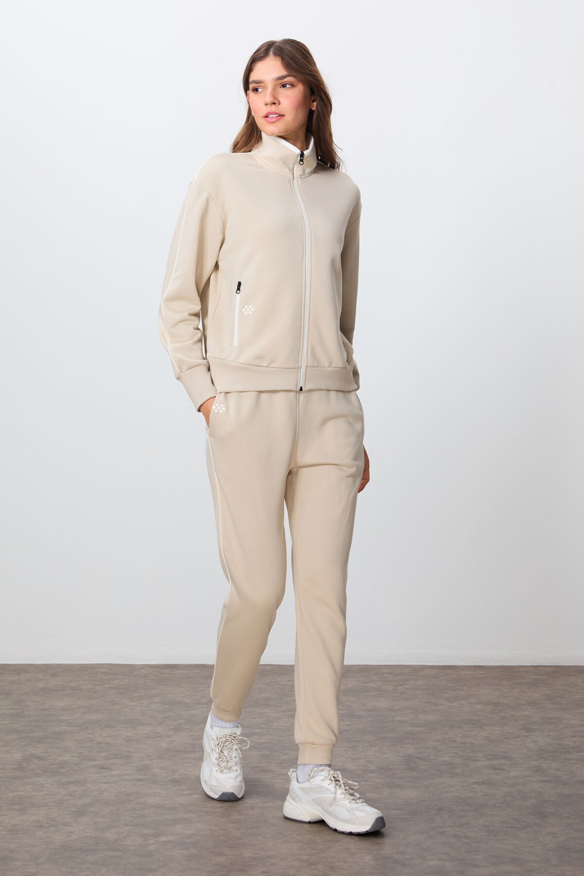 Women's Oversize Fit Thick Smooth Textured Stand Collar Compact Cotton Tracksuit Set - 95340