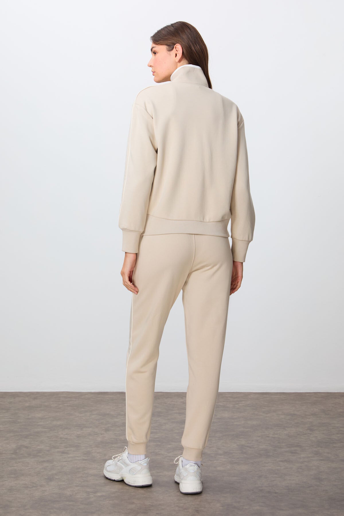 Women's Oversize Fit Thick Smooth Textured Stand Collar Compact Cotton Tracksuit Set - 95340