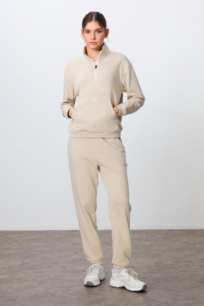 Compact White Cotton Thick Smooth Textured Stand Collar Oversize Fit Women's Tracksuit Set - 95342