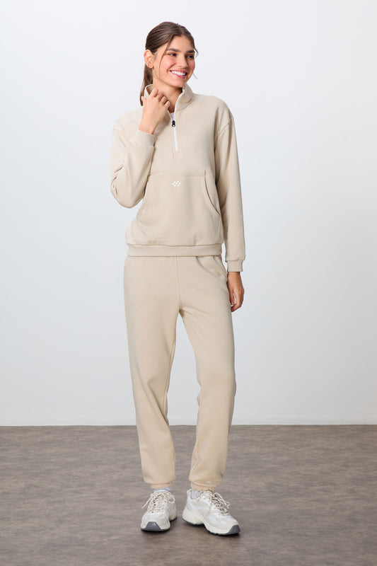 Compact White Cotton Thick Smooth Textured Stand Collar Oversize Fit Women's Tracksuit Set - 95342