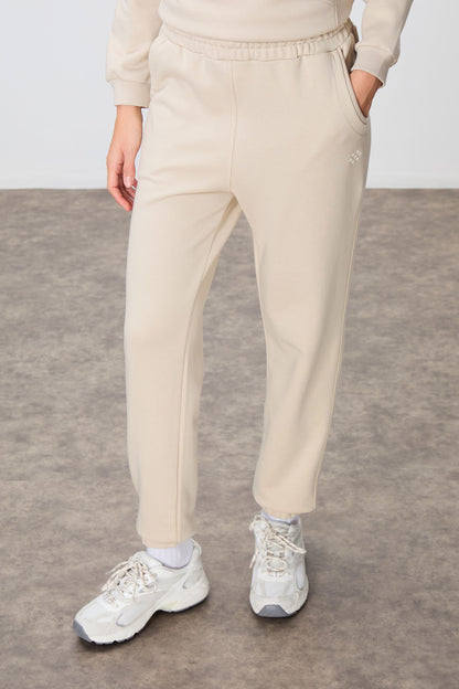 Compact White Cotton Thick Smooth Textured Stand Collar Oversize Fit Women's Tracksuit Set - 95342