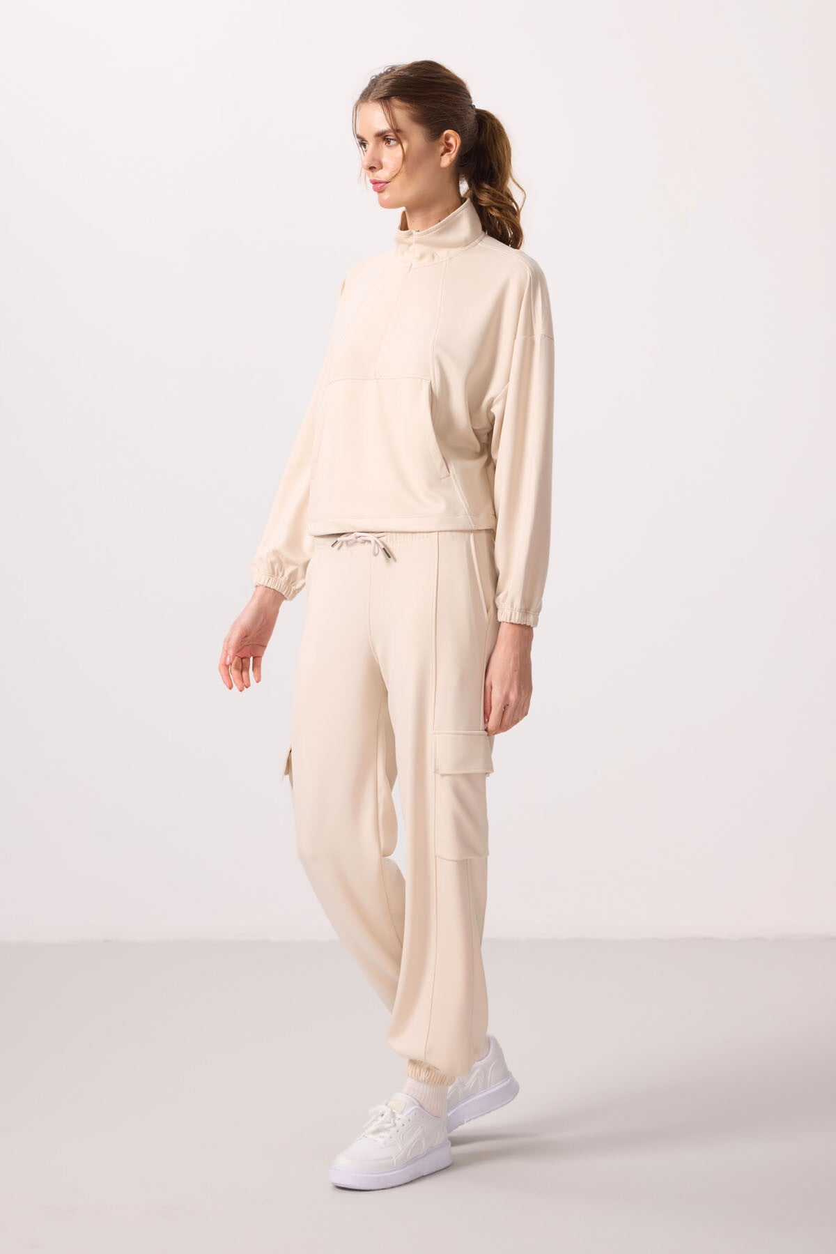 Soft Woven High Collar Hidden Zipper Oversize Women's Tracksuit Set - 95351