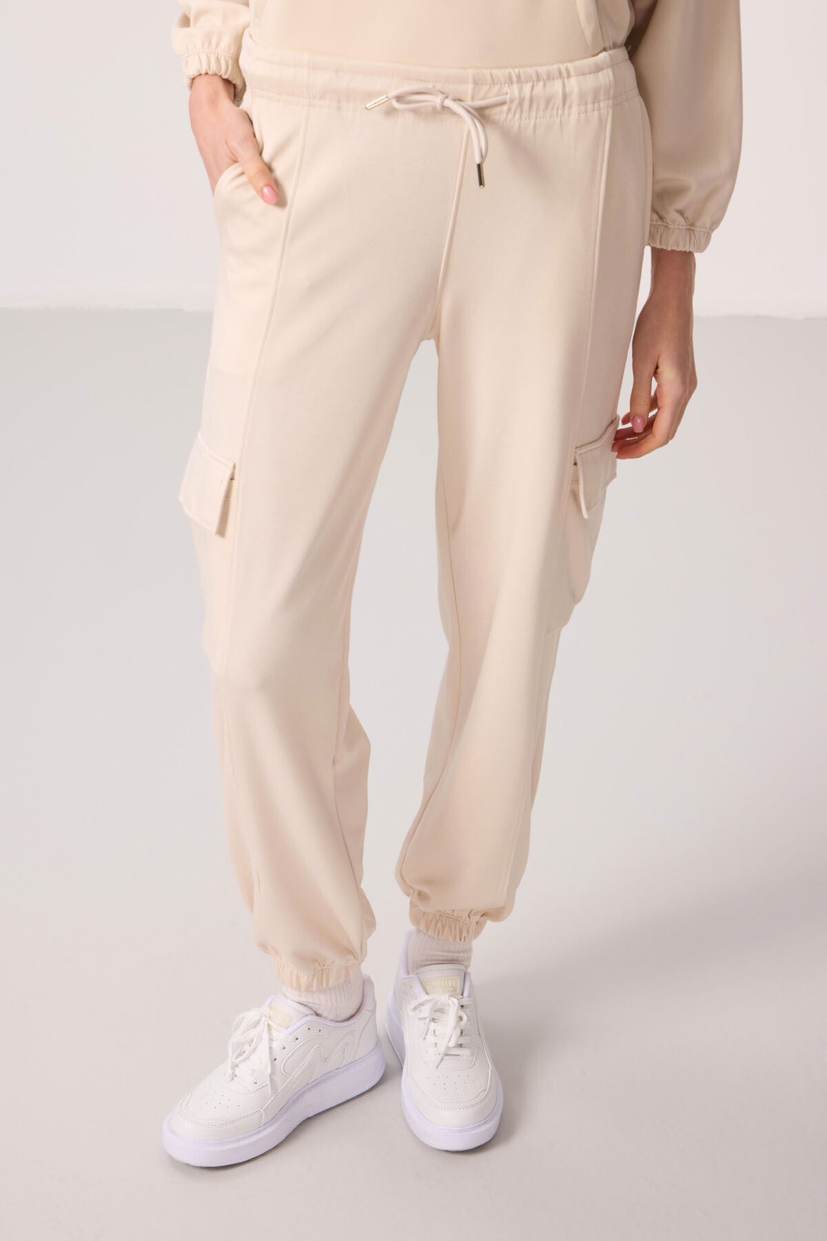 Soft Woven High Collar Hidden Zipper Oversize Women's Tracksuit Set - 95351