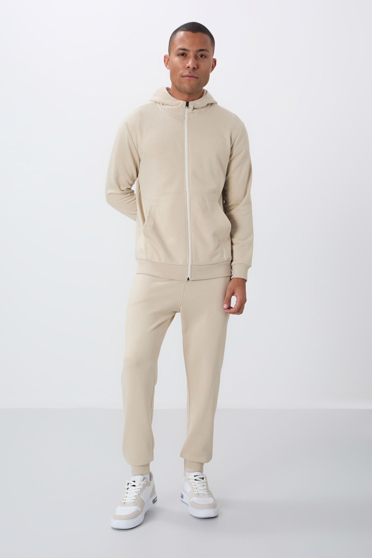 Compact Knit Cotton Thick Smooth Textured Hooded Comfort Fit Men's Tracksuit Set - 85262