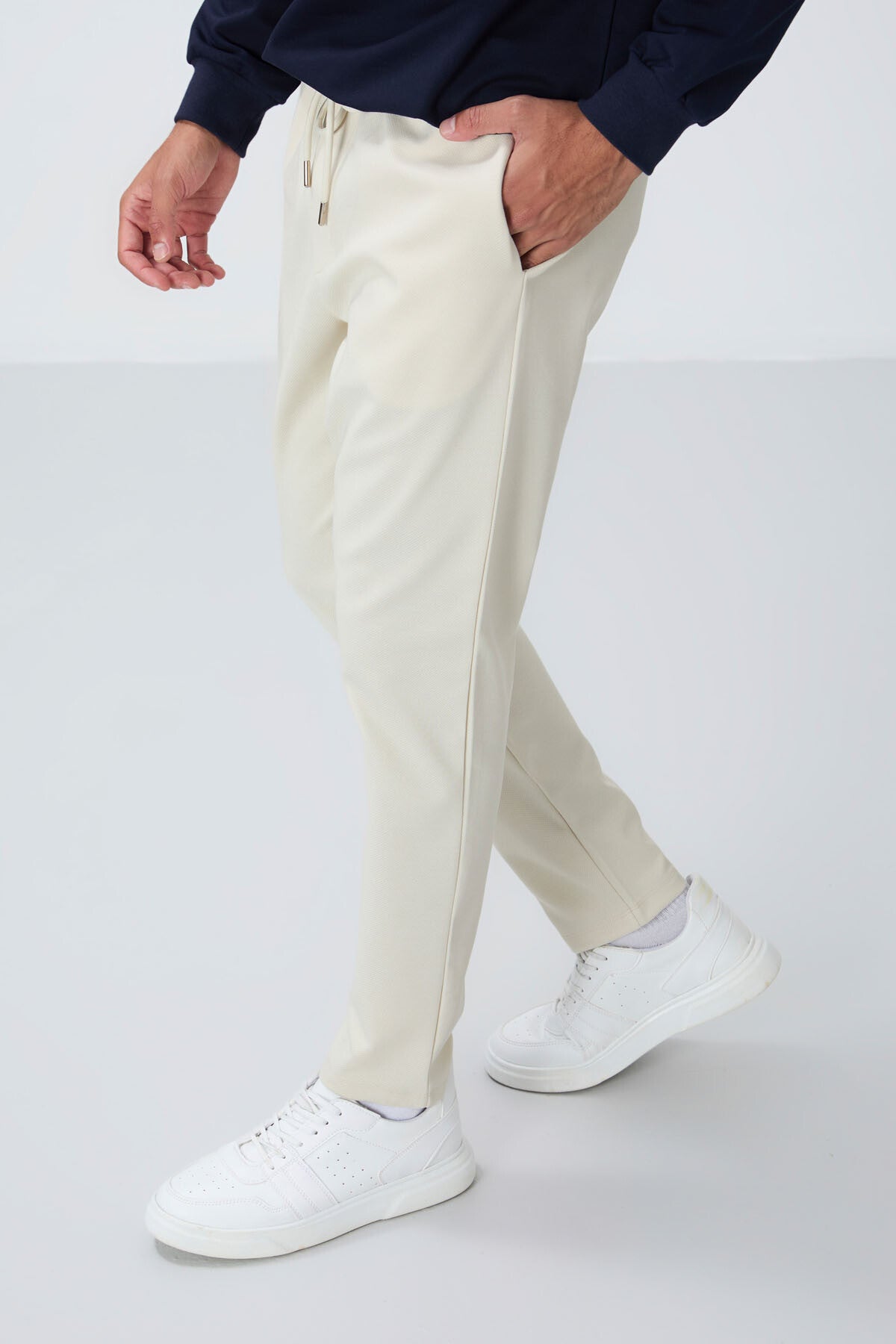 Textured Surface Standard Fit Men's Tracksuit Bottom - 82155