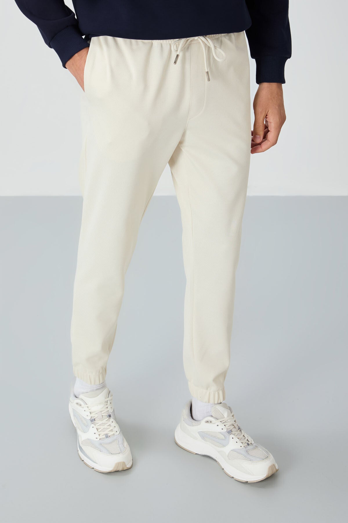 Textured Surface Standard Fit Men's Tracksuit Bottom - 82156