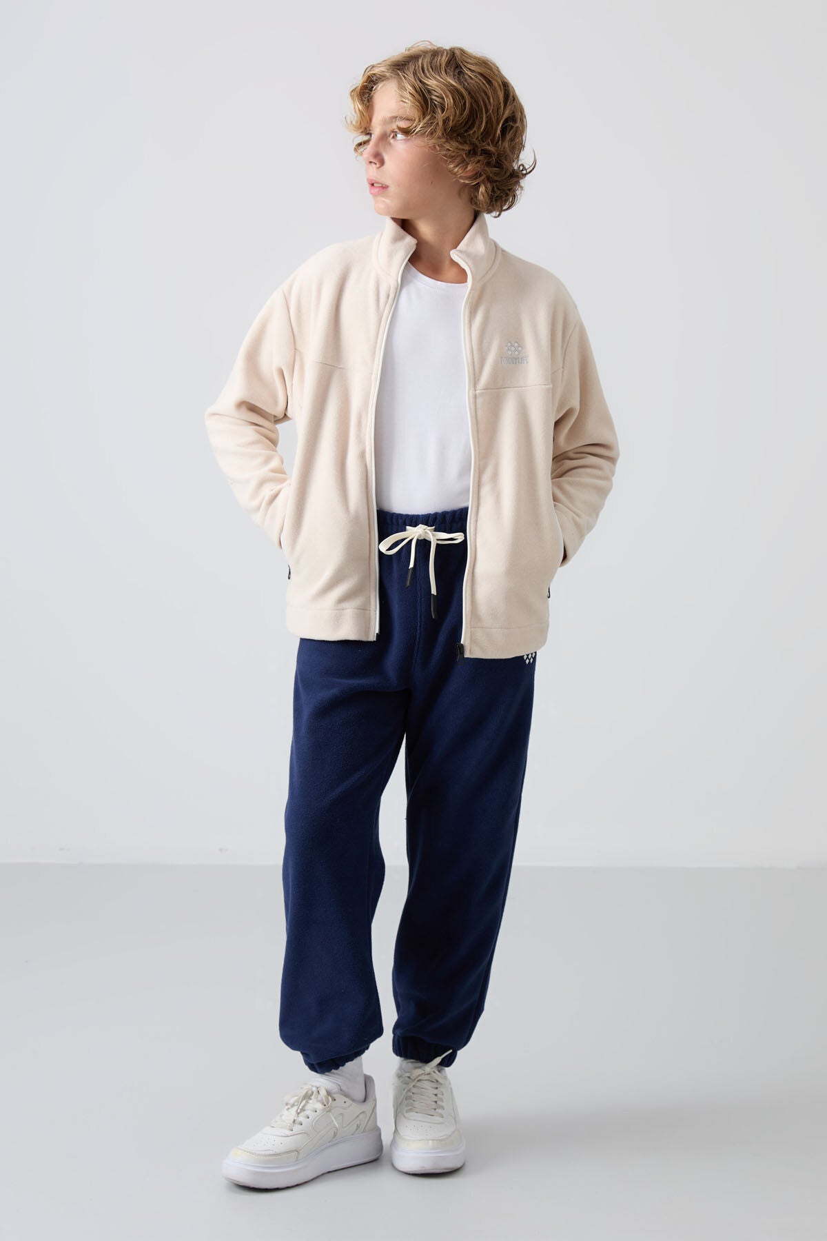 Thick, Soft Textured Standard Fit Embroidered Fleece Boys' Sweatshirt - 11223