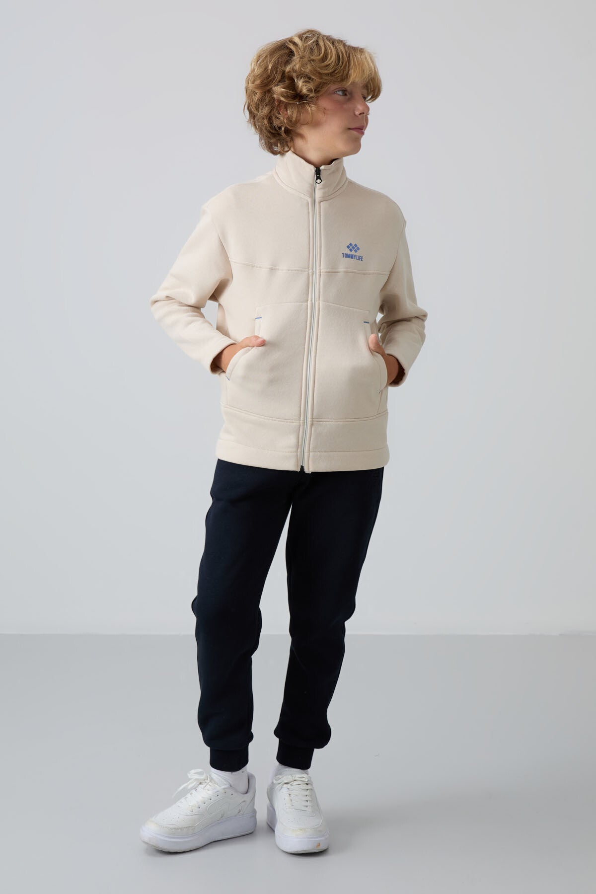 Cotton Thick Inner Fleece Soft Textured Standard Fit Embroidered Boys' Sweatshirt - 11245
