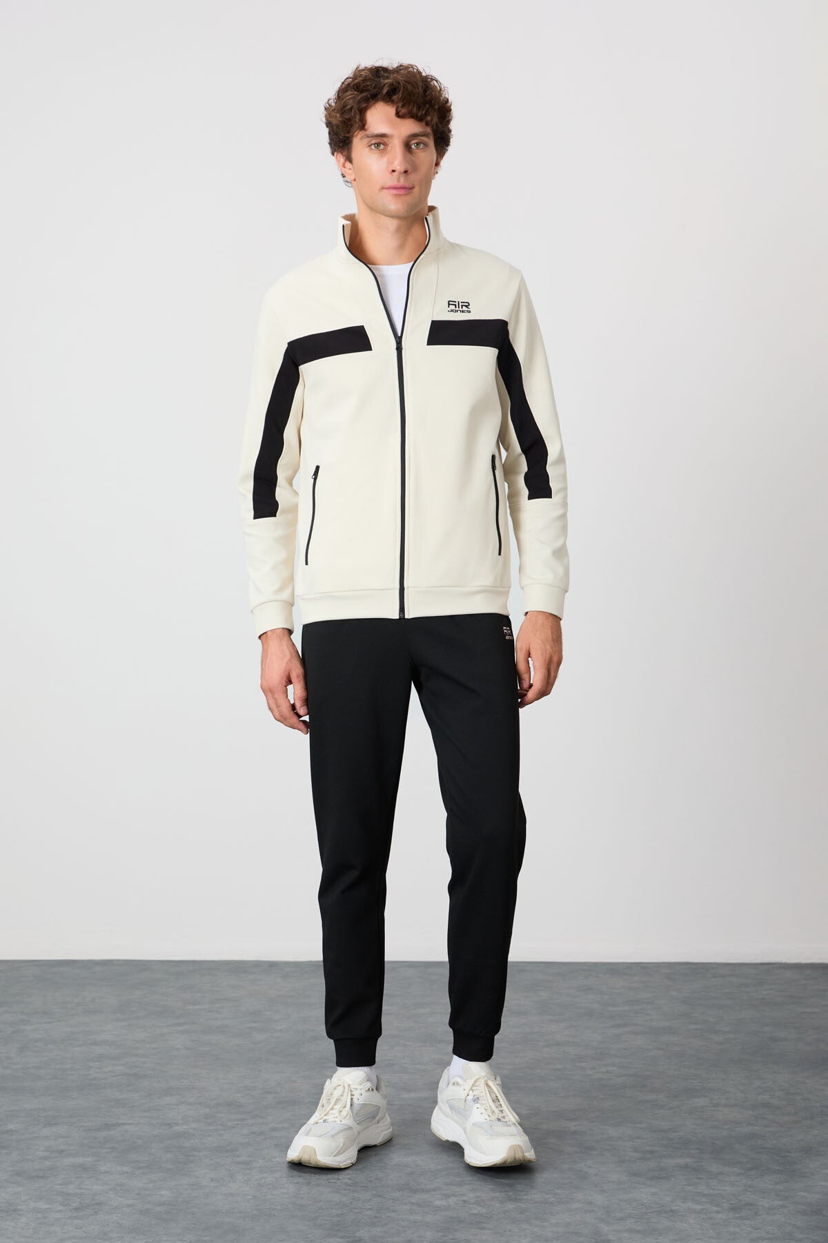 Black-White Textured Surface Standard Fit Embroidered Men's Tracksuit Set - 85248