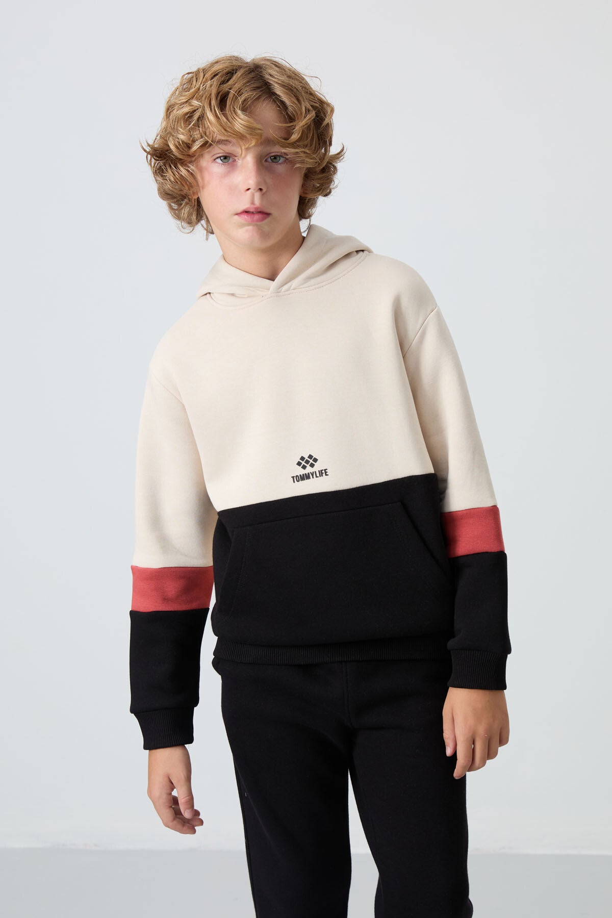 Black-White Cotton Thick Fleece-Lined Soft Textured Standard Fit Embroidered Boys' Tracksuit Set - 11255