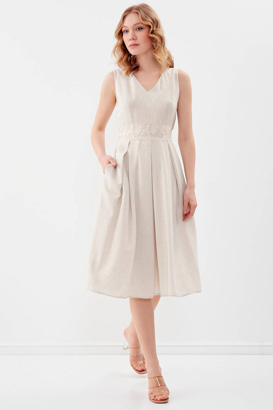 WAIST-RINGING V-COLLAR POCKET DRESS